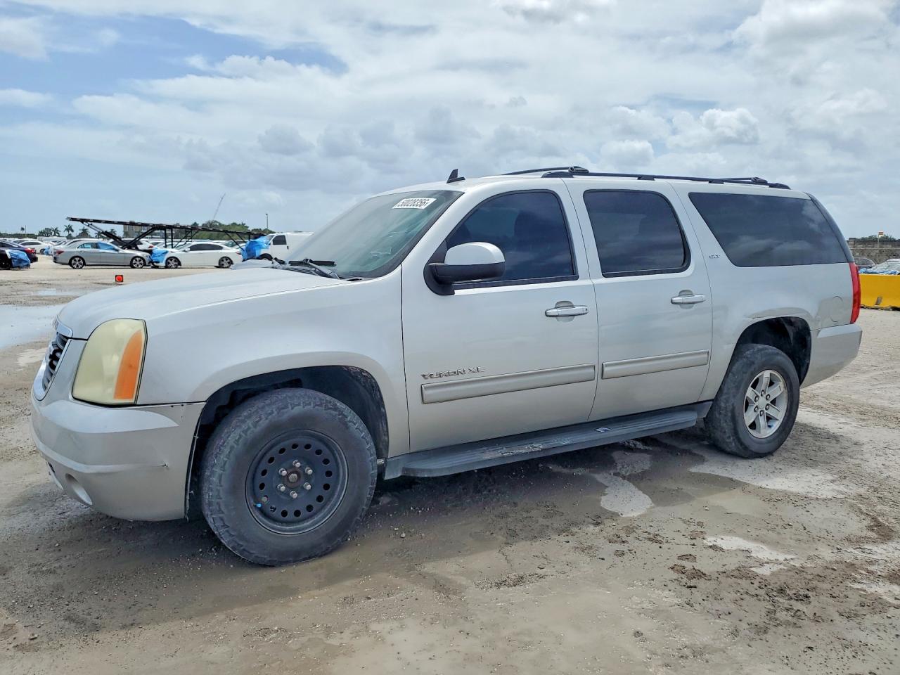 2011 GMC Yukon VIN 1GKS2KE36BR176734 photo 1