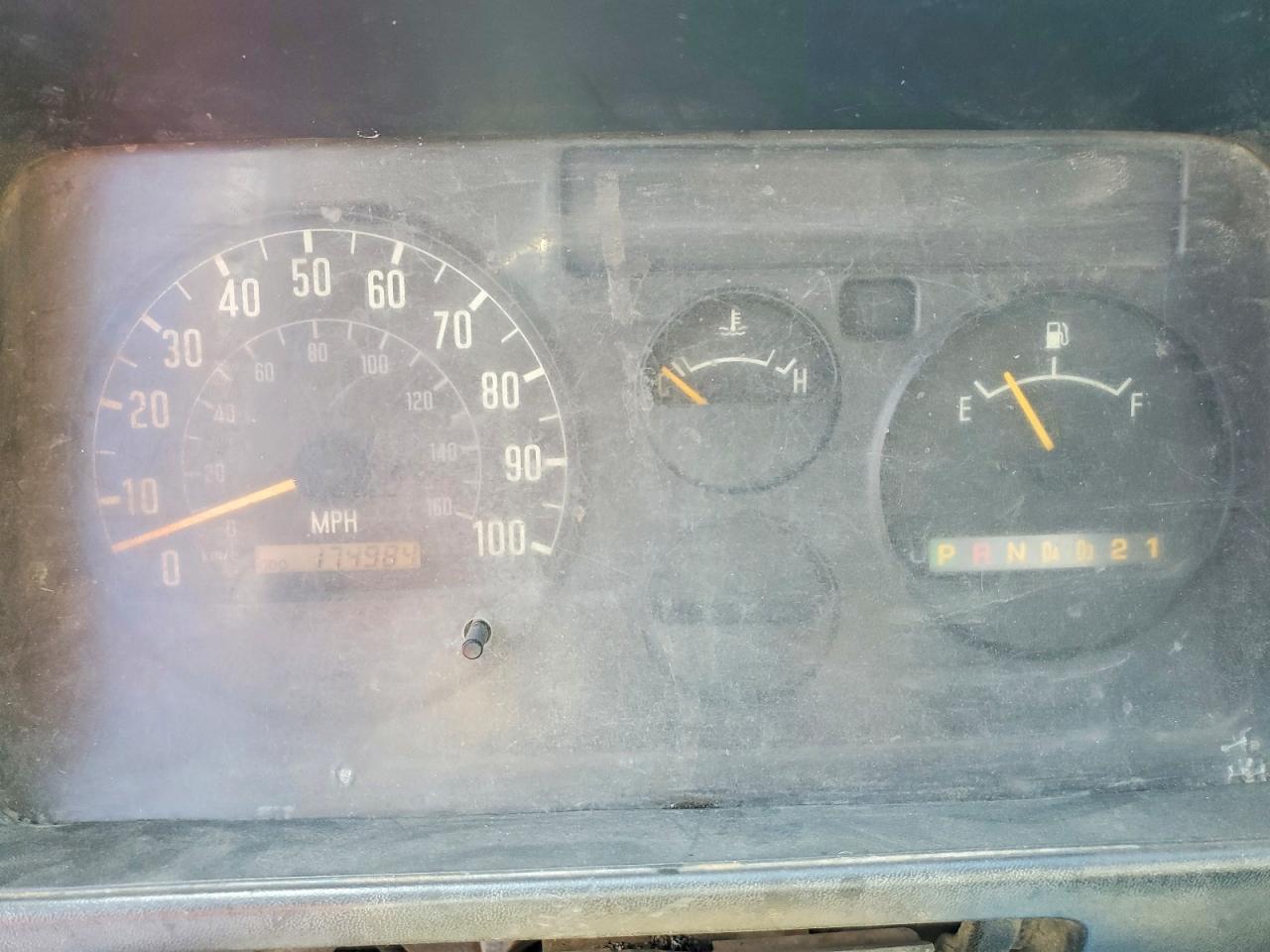 2004 Isuzu Npr VIN 4KLC4B1U64J800252 photo 8