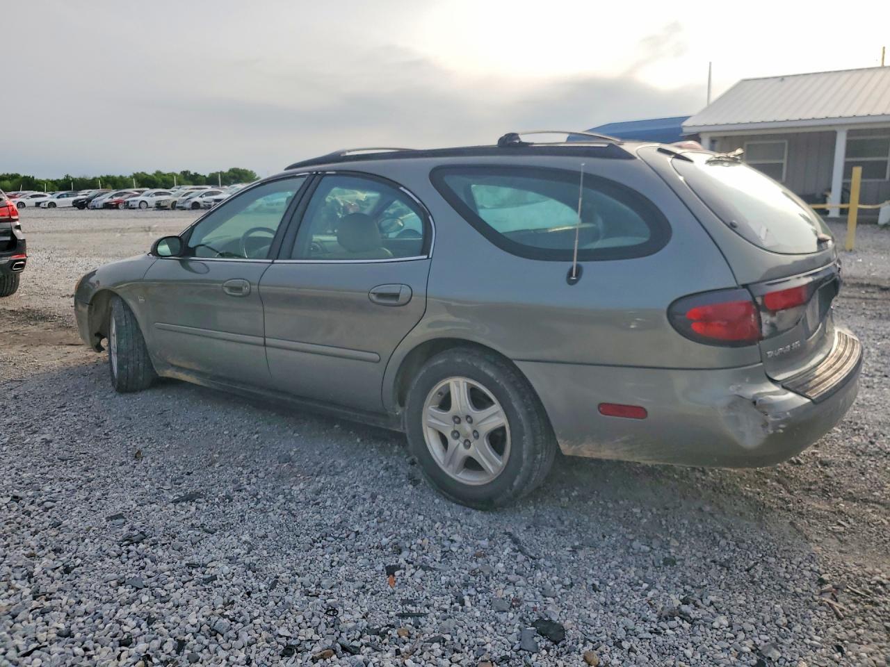 2002 Ford Taurus VIN 1FAHP59S42A112352 photo 2