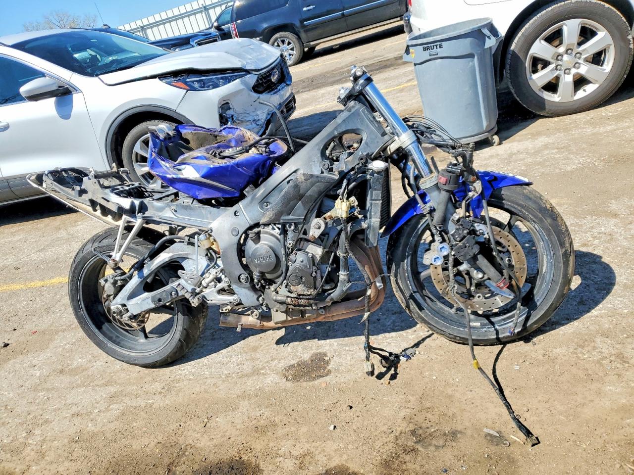 2004 YAMAHA Yzf VIN JYARJ06EX4A018380 photo 1