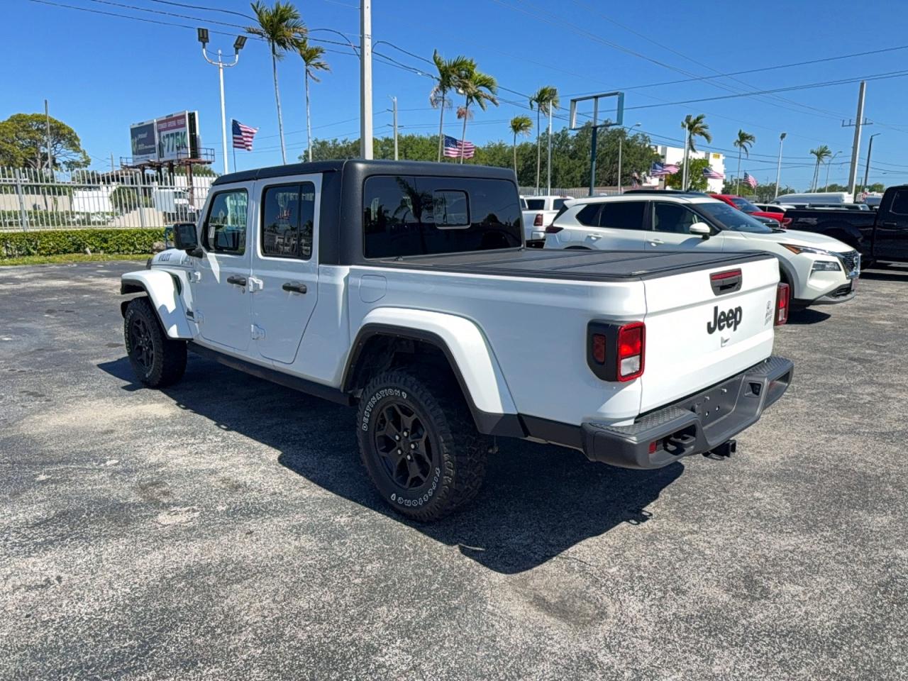 2023 Jeep Gladiator VIN 1C6HJTAG4PL564716 photo 3
