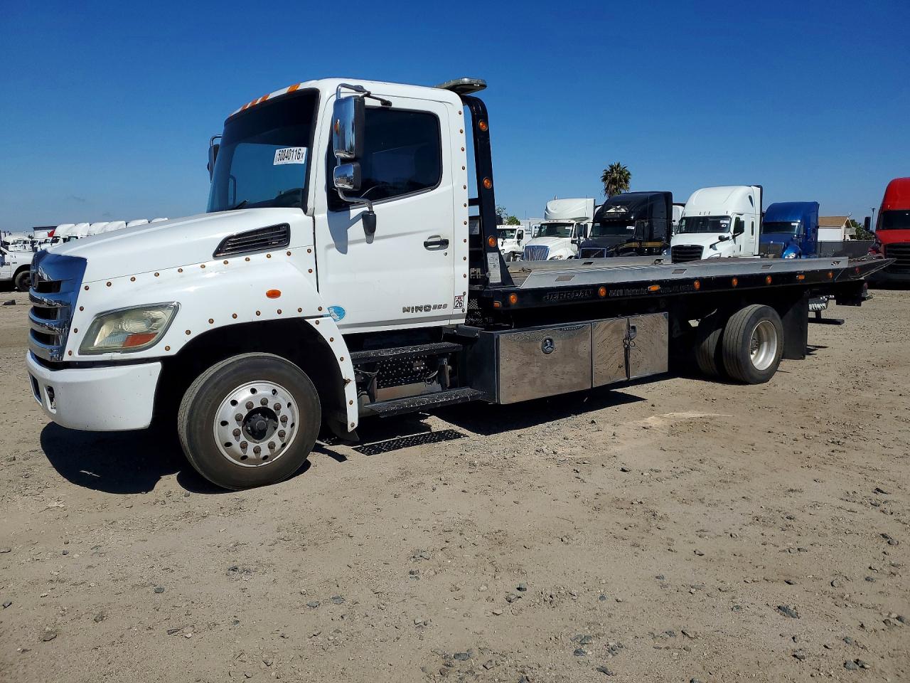 2011 HINO All other VIN 5PVNJ8JN0B4S50605 photo 1