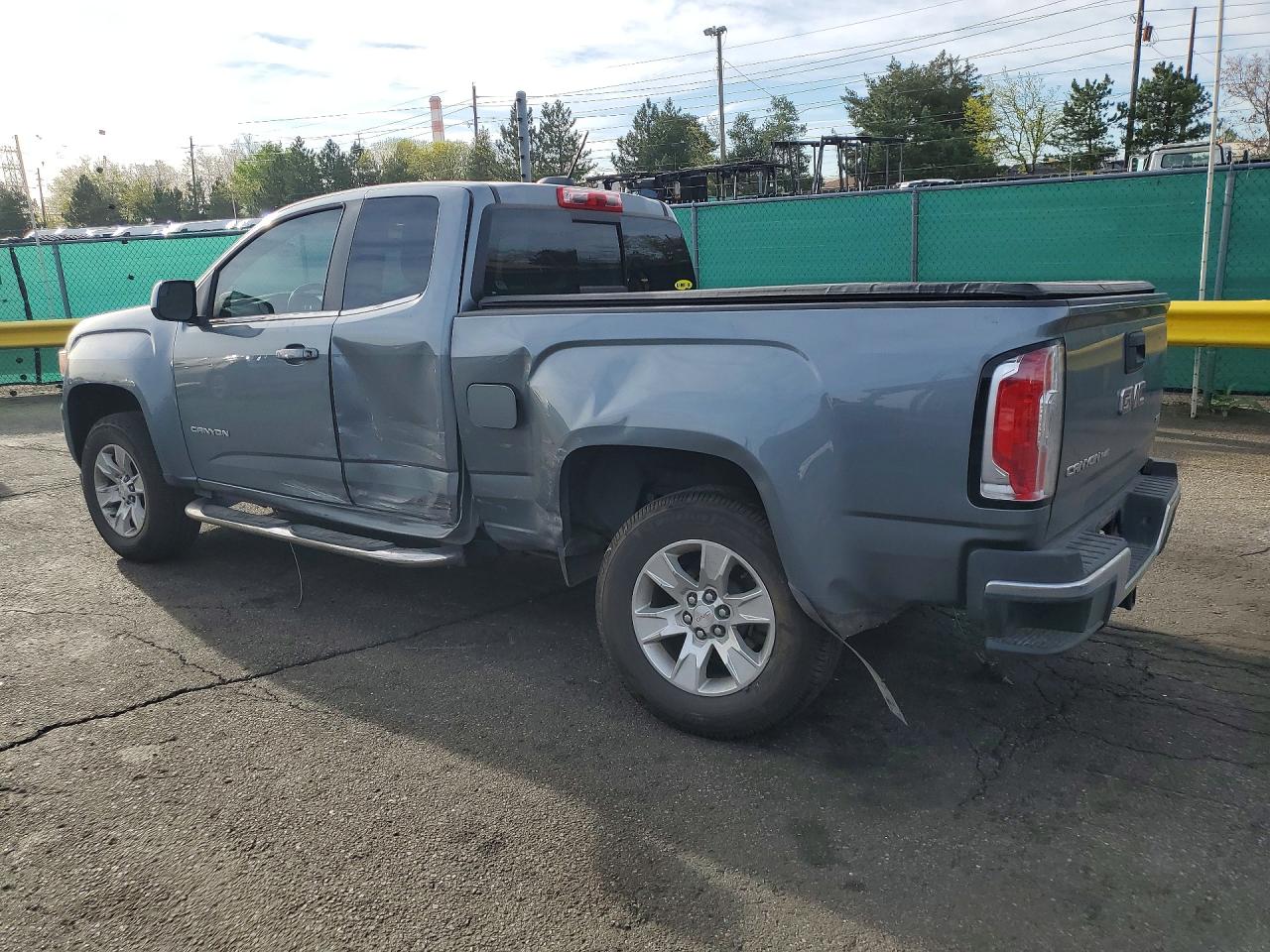 2018 GMC Canyon VIN 1GTH5CEN0J1268858 photo 2