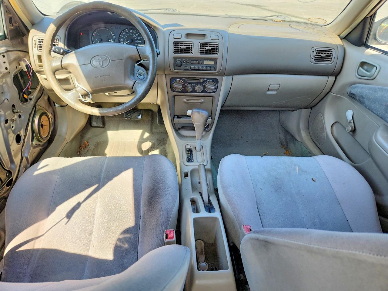 1998 Toyota Corolla VIN 1NXBR12E4WZ130132 photo 8