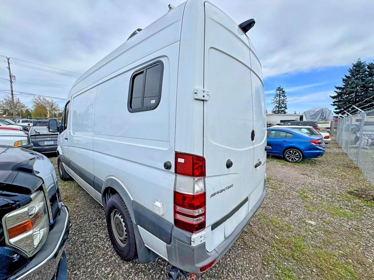 2016 Mercedes-Benz Sprinter VIN WD3PE7CD8GP190441 photo 3