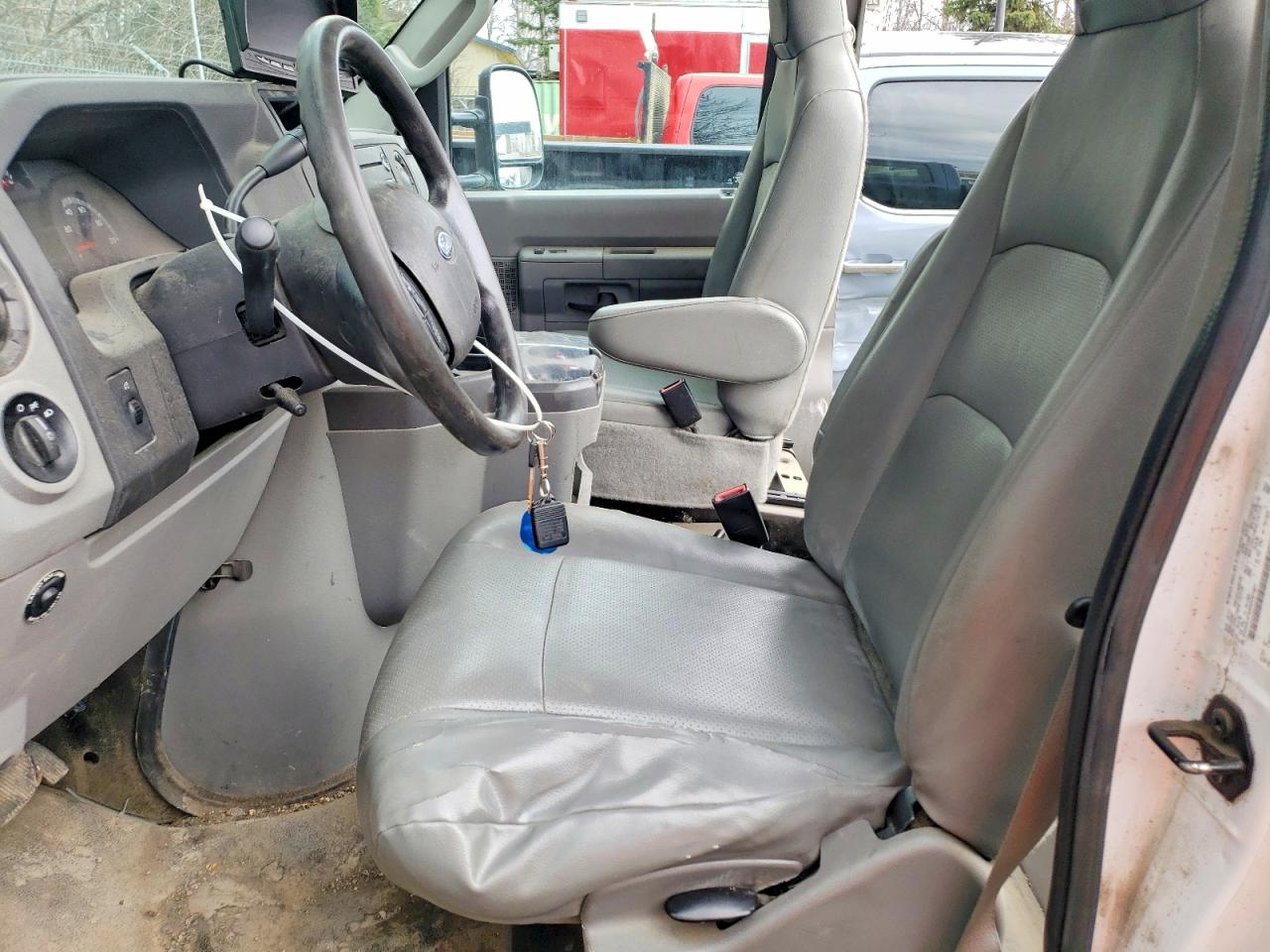 2017 Econoline VIN 1FDWE3FS9HDC67451 photo 7