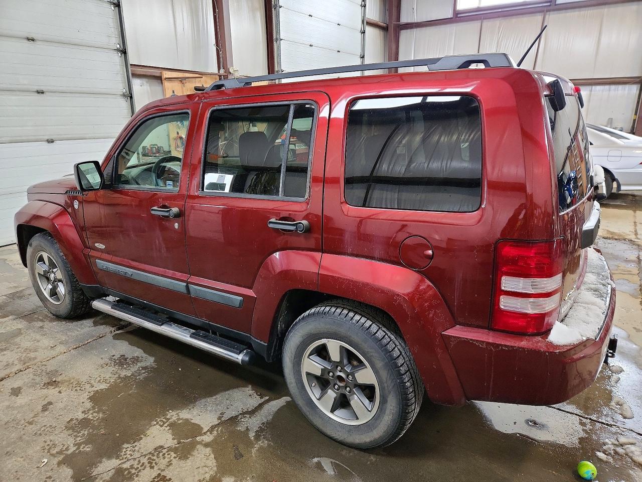 2008 Jeep Liberty VIN 1J8GN28K58W208183 photo 2