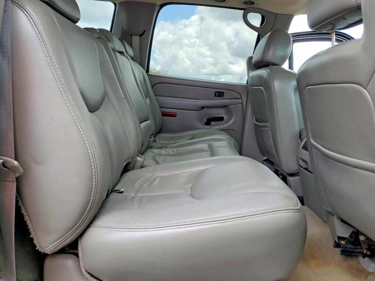 2006 CHEVROLET Suburban VIN 3GNFK16U06G130957 photo 11