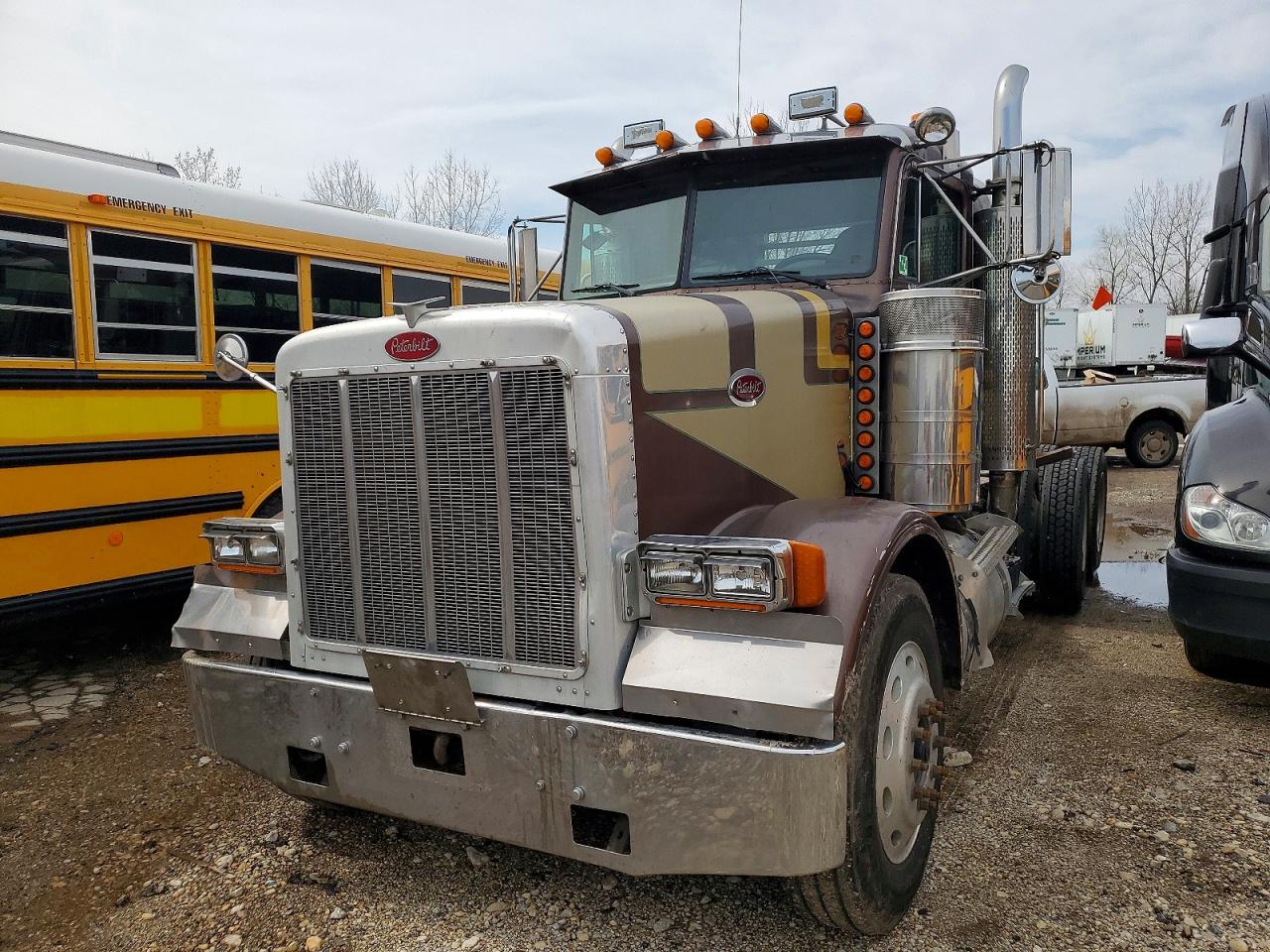 2000 PETERBILT All other VIN 1XPFDU9X0YS547337 photo 2