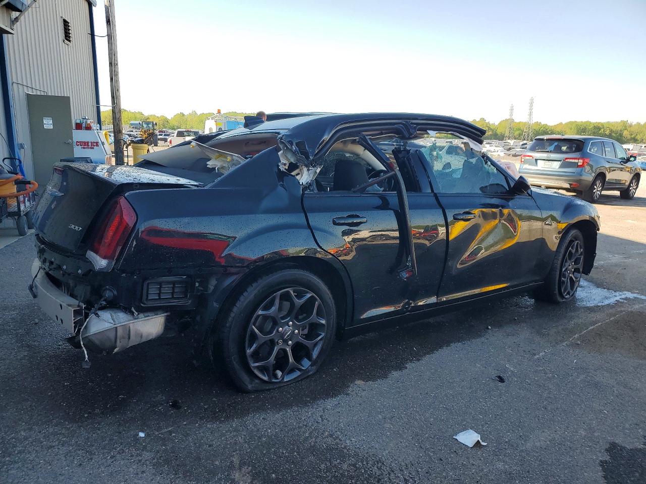 2020 Chrysler 300 VIN 2C3CCARG7LH123132 photo 3