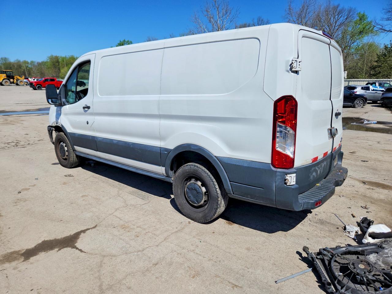 2015 Ford Transit VIN 1FTNR1ZM0FKA45217 photo 2