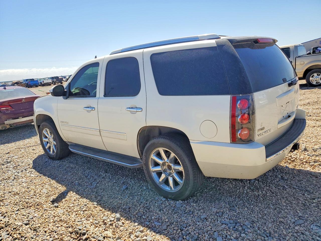 2010 GMC Yukon VIN 1GKUKEEF6AR218967 photo 2