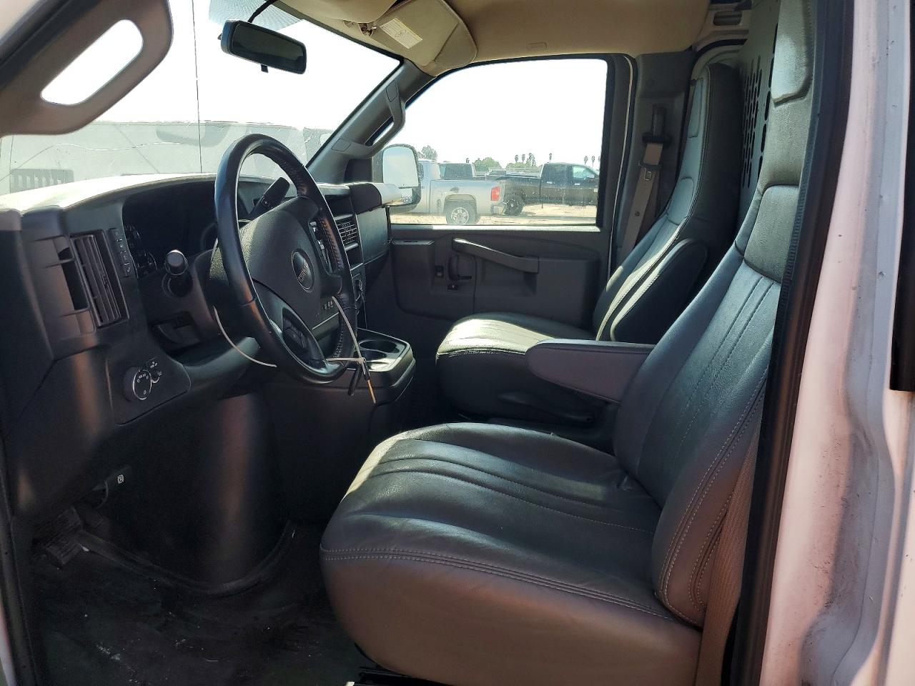 2023 GMC Savana VIN 1GTW7BFP4P1179427 photo 7