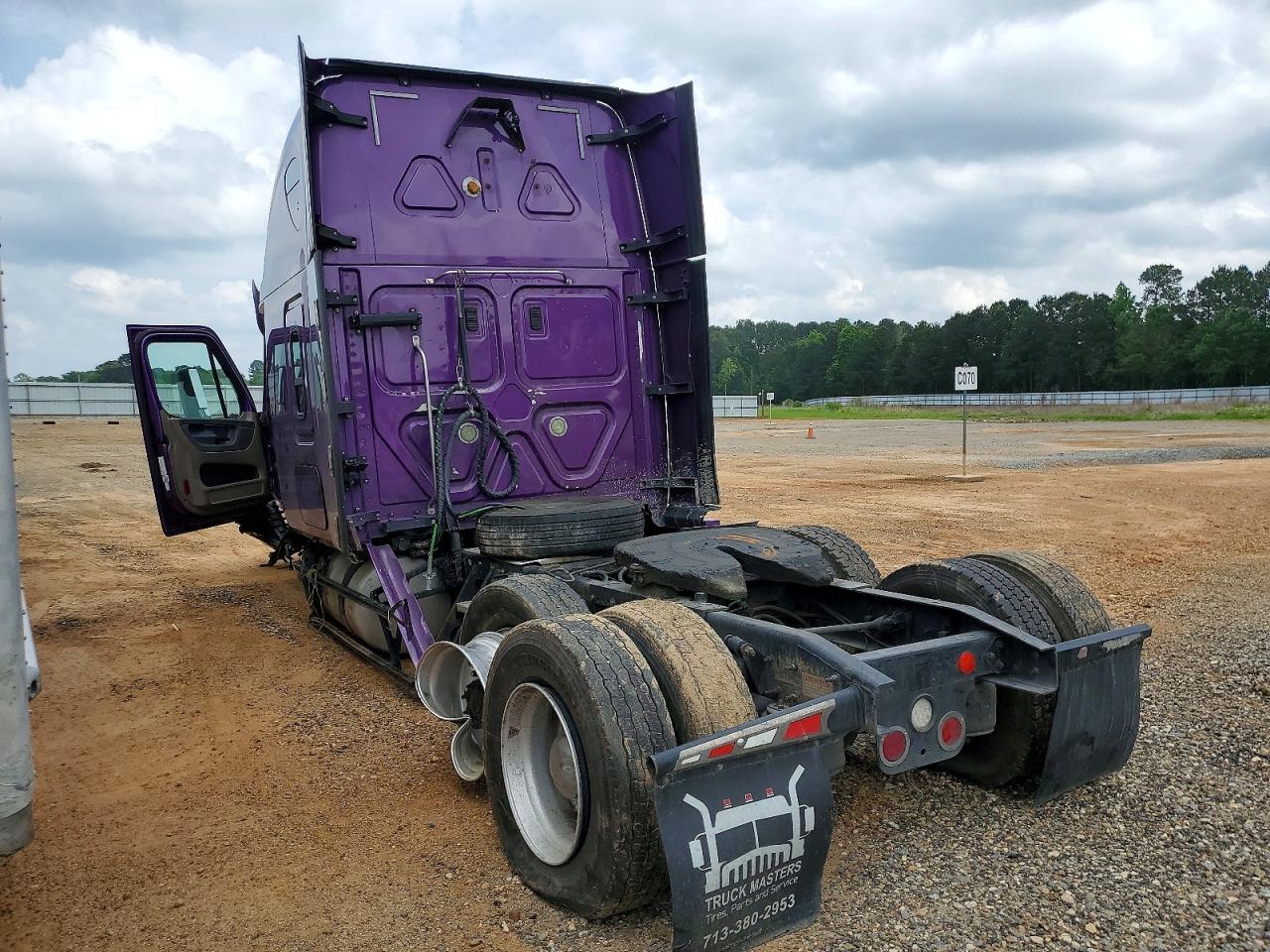2017 FREIGHTLINER All other VIN 3AKJGLDR6HSHU3816 photo 3