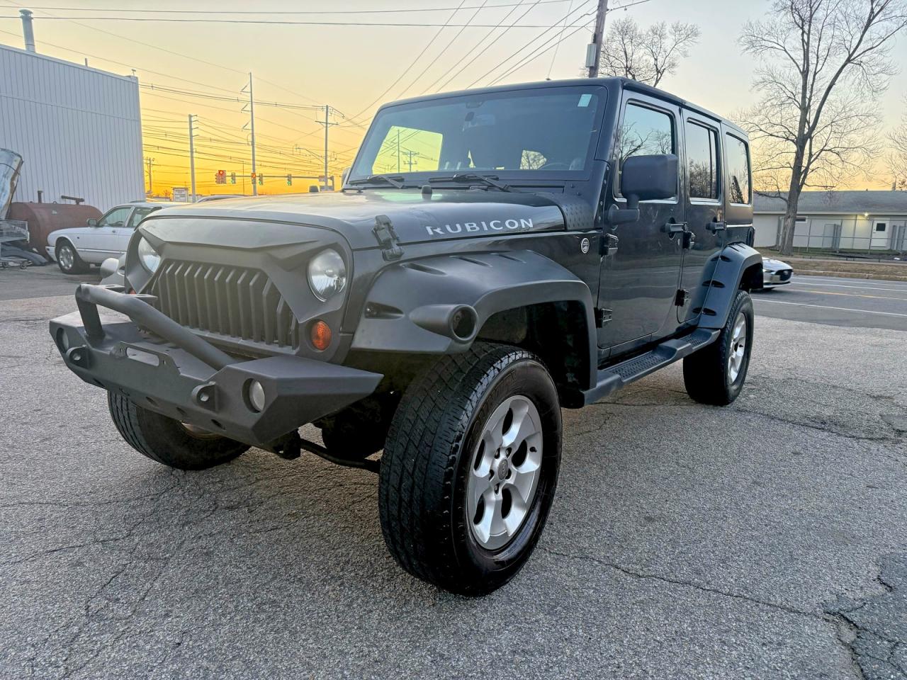 2013 Jeep Wrangler / VIN 1C4BJWFG0DL516764 photo 2