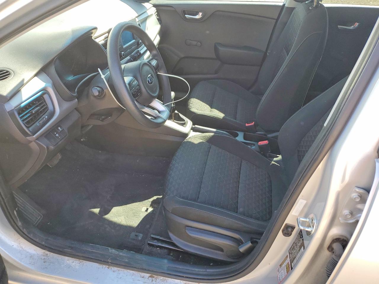 2018 Kia Rio VIN 3KPA24AB2JE058805 photo 7