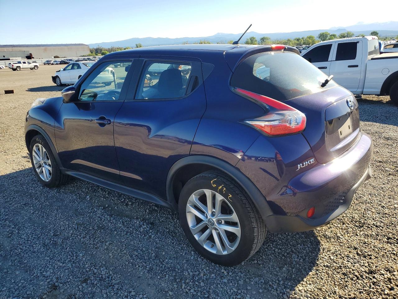 2015 NISS Juke VIN JN8AF5MR9FT508066 photo 2