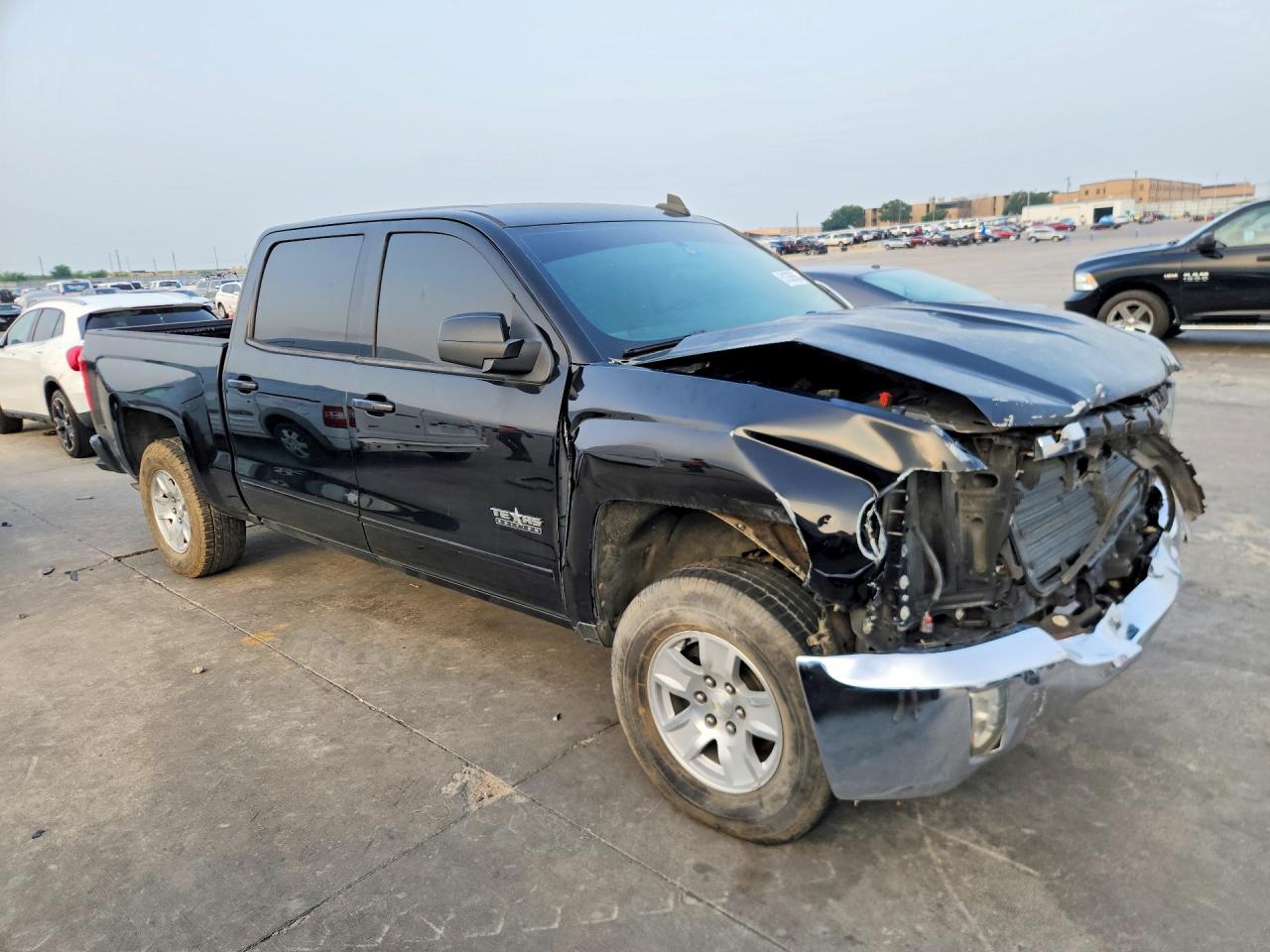 2018 Chevrolet All models VIN 3GCPCREC5JG313135 photo 4