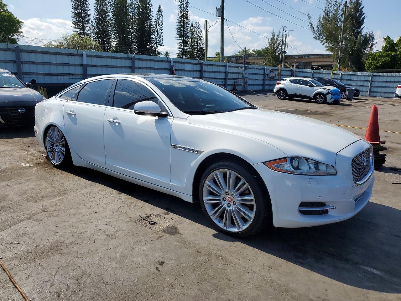 2014 Jaguar Xj VIN SAJWA1CZ0E8V71540 photo 4
