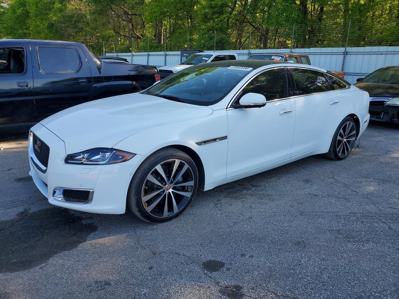 2019 Jaguar Xj VIN SAJWJ2GD3K8W17829 photo 1