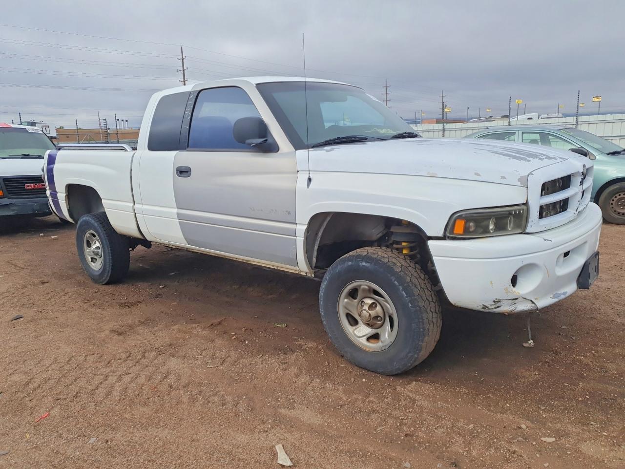 2000 DODGE Ram 1500 VIN 1B7HF13Z9YJ158781 photo 4