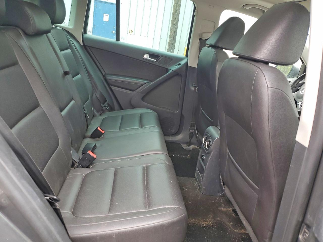 2016 Volkswagen Tiguan VIN WVGBV7AX0GW510480 photo 11