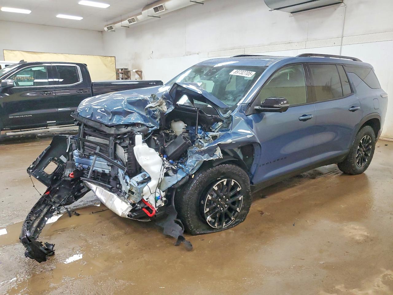 2026 Chevrolet Traverse VIN 1GNEVJKS3TJ100868 photo 1
