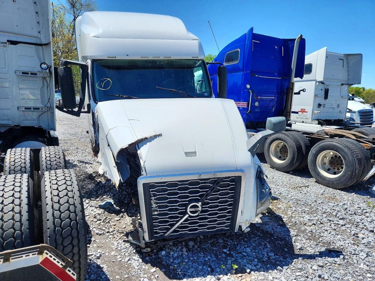 2020 Volvo Vn VIN 4V4NC9EH3LN263711 photo 1
