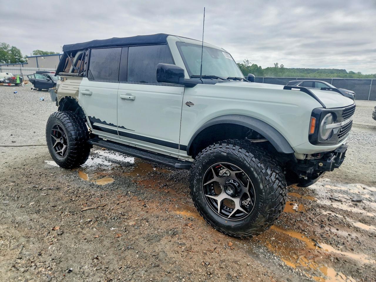 2021 Ford Bronco VIN 1FMEE5DP7MLA62507 photo 4