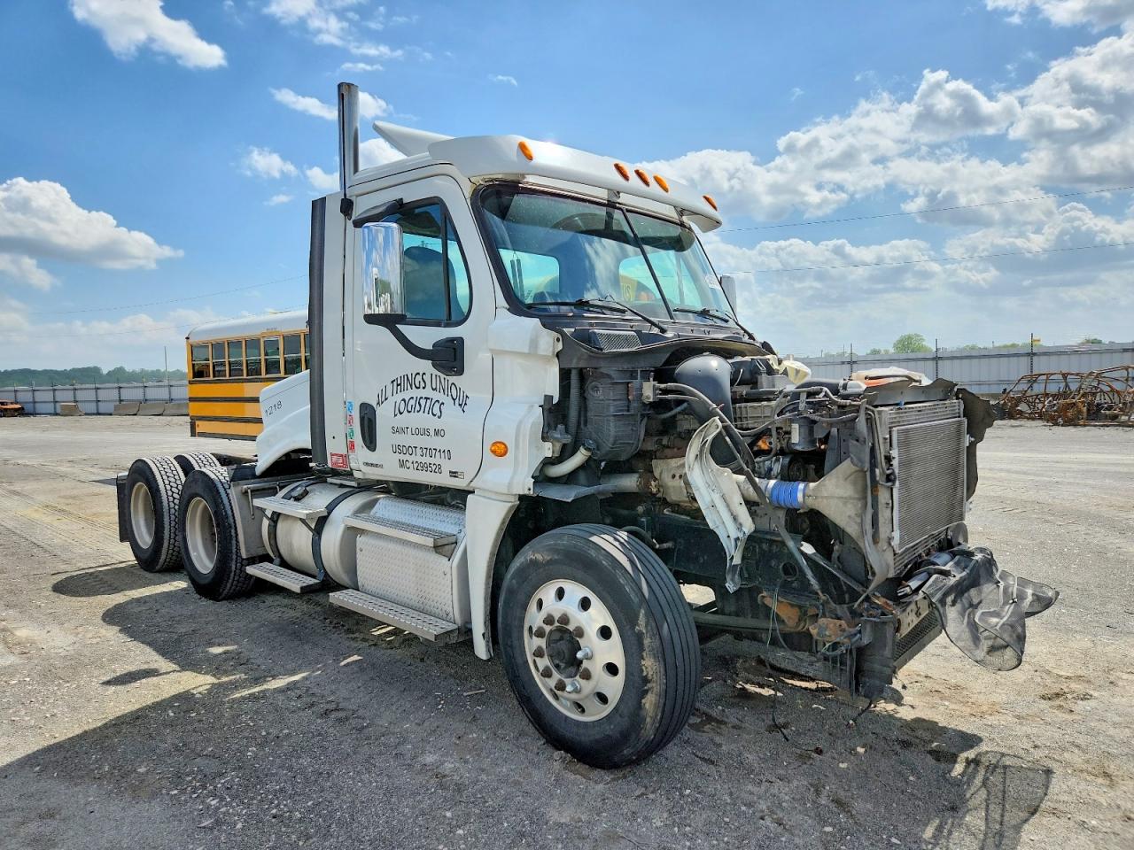 2011 FREIGHTLINER All other VIN 1FUJGEDV5BSAZ4530 photo 1