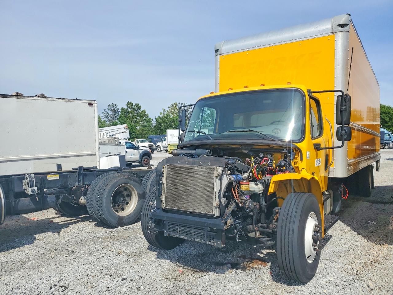 2018 FREIGHTLINER All other VIN 1FVACWFB2JHJH4839 photo 2