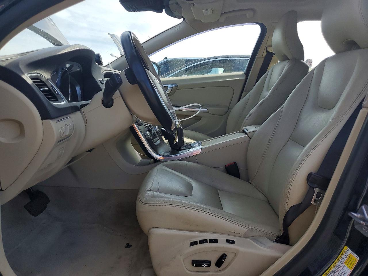 2015 Volvo V60 VIN YV140MEK5F1221979 photo 7