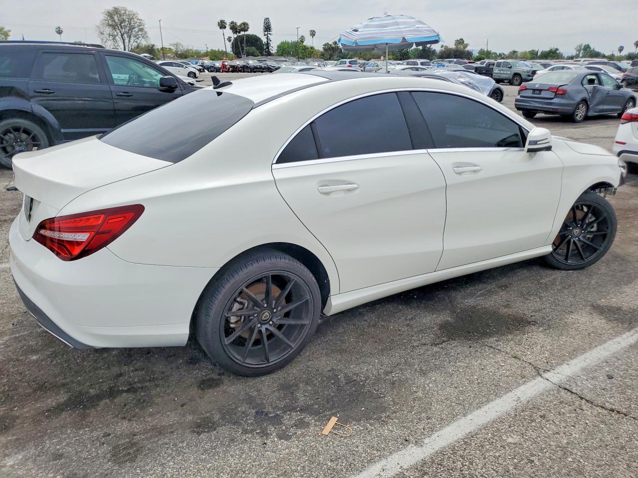 2017 Mercedes-Benz Cla-class VIN WDDSJ4EB4HN472598 photo 3