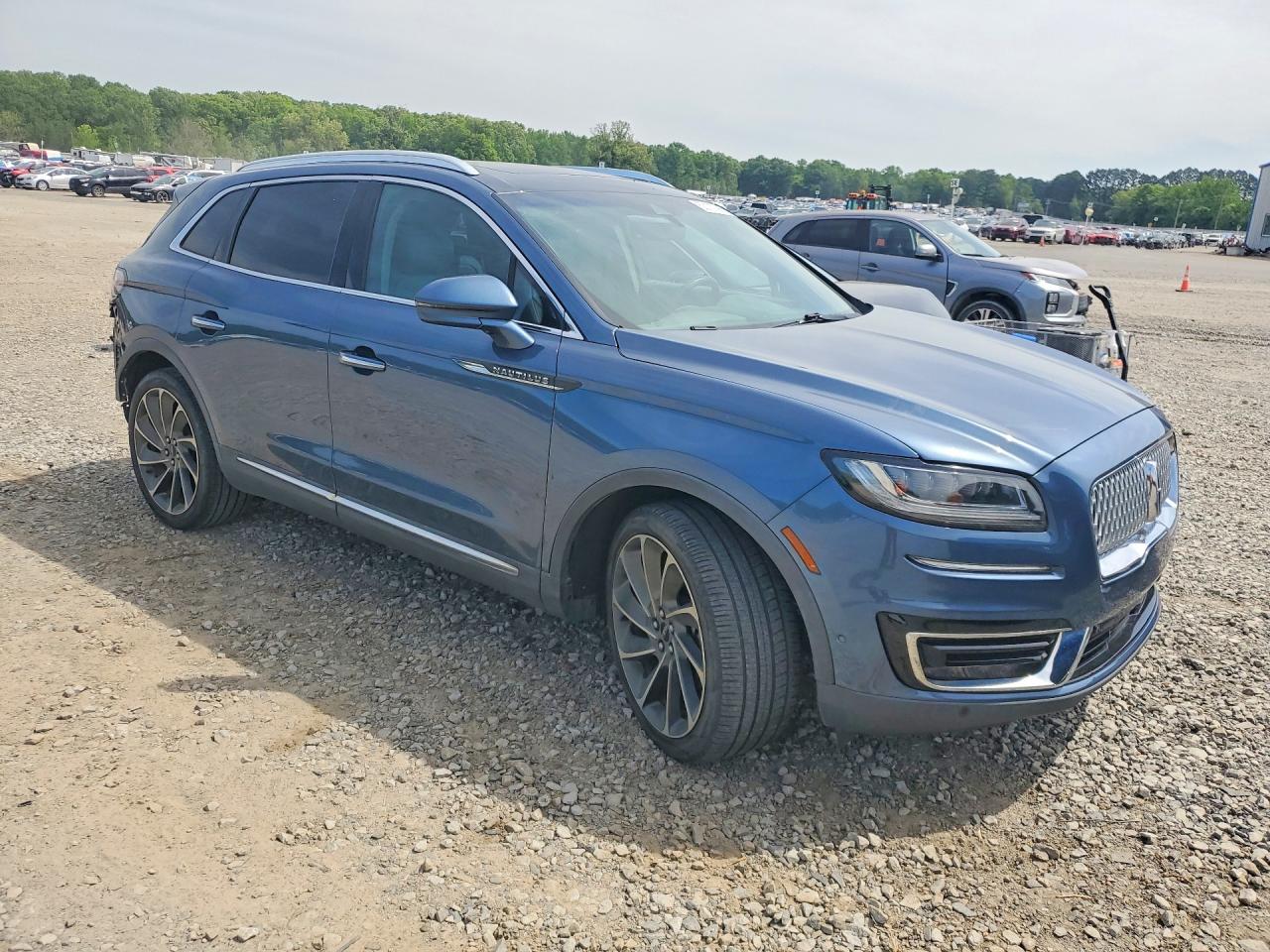 2019 Lincoln Nautilus VIN 2LMPJ6LP8KBL45642 photo 4