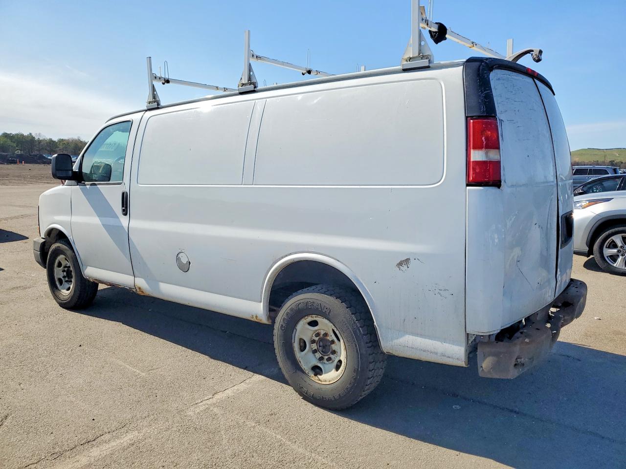 2012 GMC Savana VIN 1GTW7FCA4C1202772 photo 2