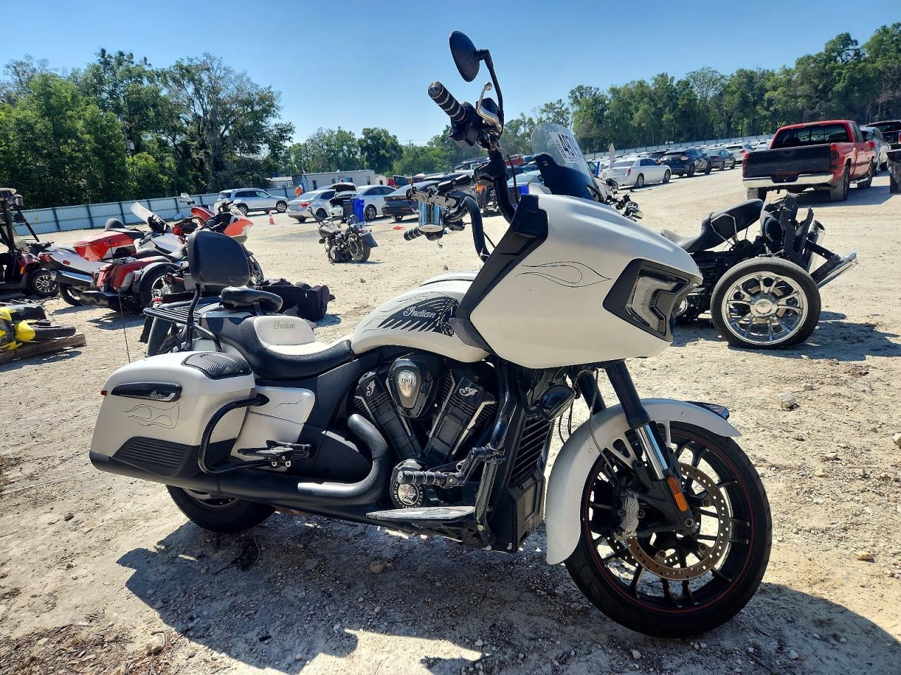 2020 INDIAN Challenger VIN 56KLCDRR8L3387066 photo 1