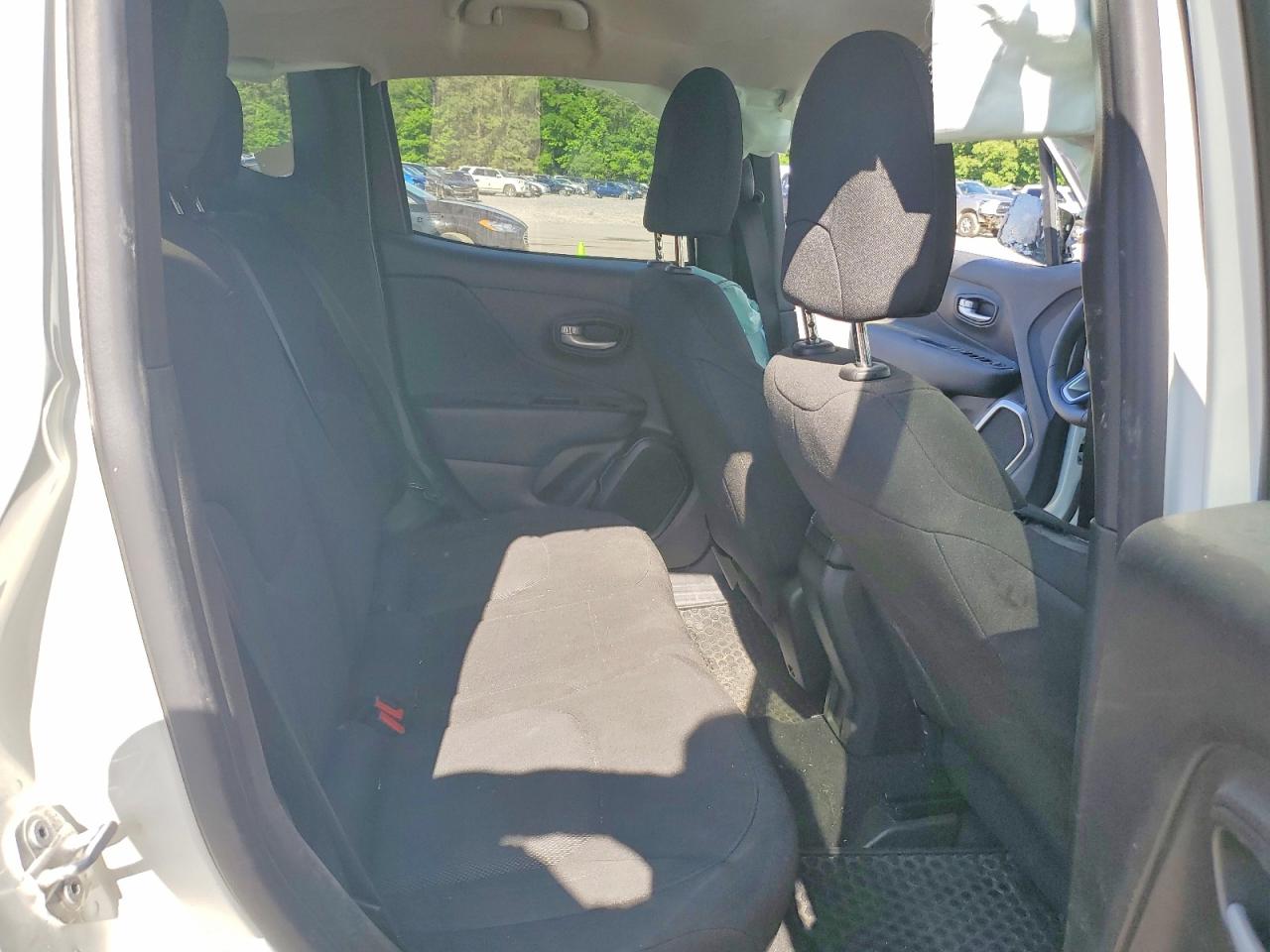 2023 Jeep Renegade VIN ZACNJDB13PPP19101 photo 10