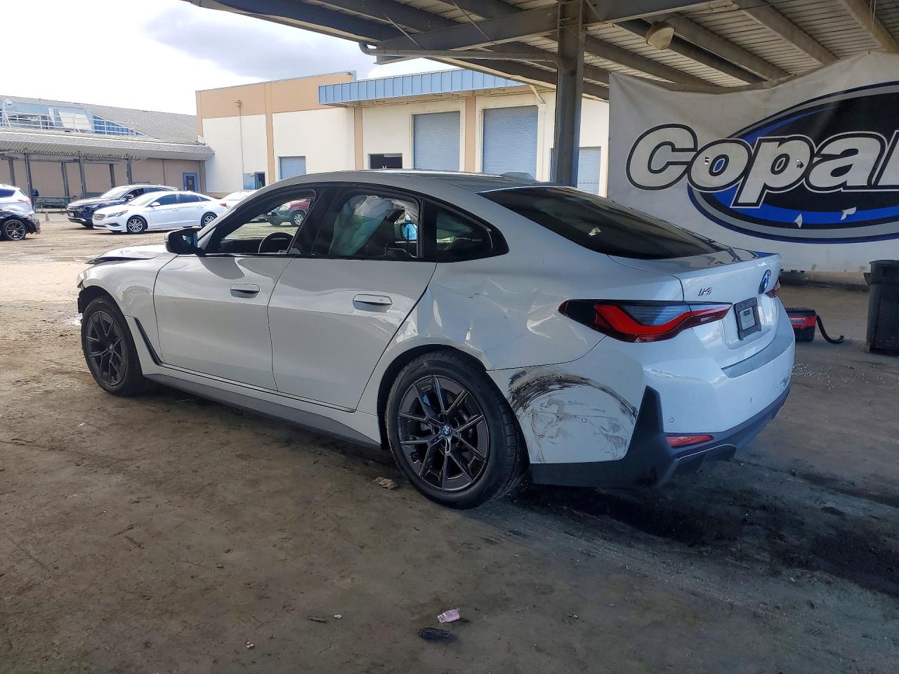 2023 BMW All other VIN WBY73AW09PFR43917 photo 2