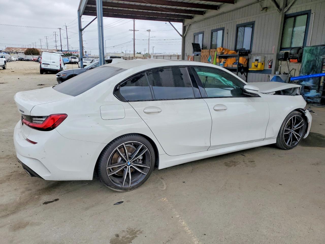 2019 BMW 3 series VIN WBA5R1C55KAK06711 photo 3