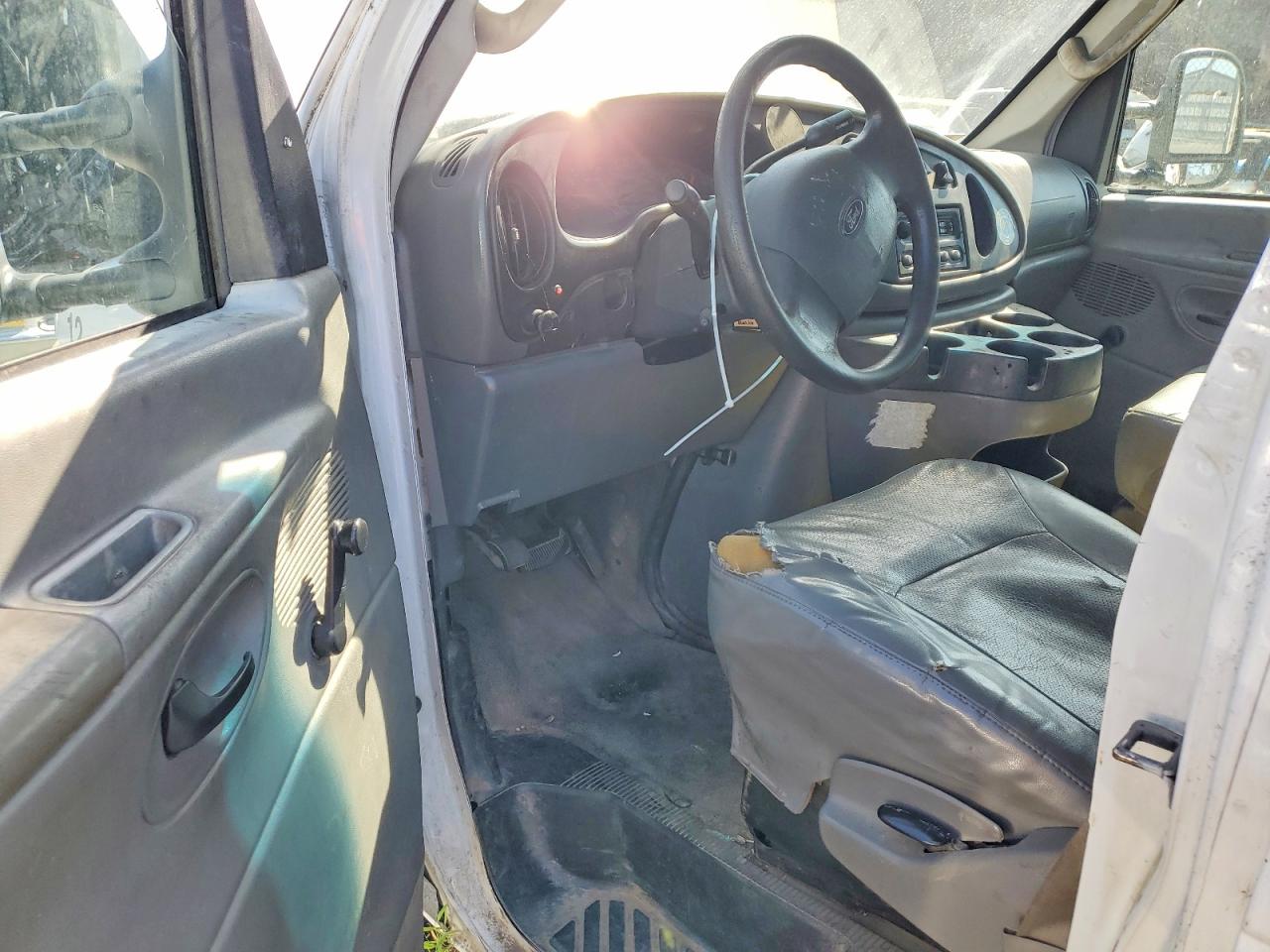 2008 Ford Econoline VIN 1FTSE34L08DA22522 photo 8
