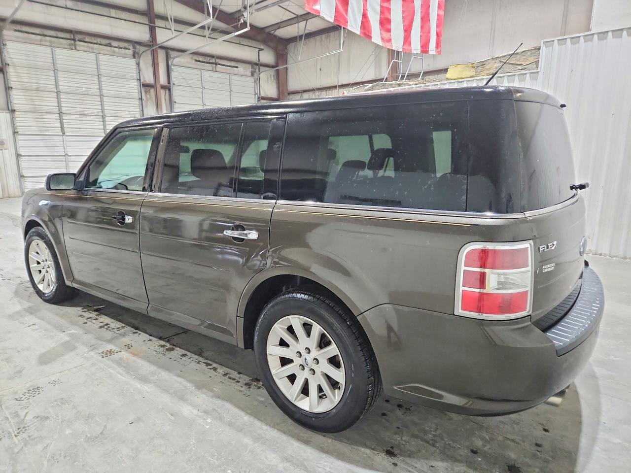 2011 Ford Flex VIN 2FMGK5CCXBBD21407 photo 2