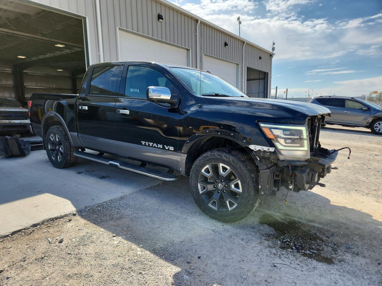 2020 Nissan TITAN VIN 1N6AA1ED8LN500480 photo 4