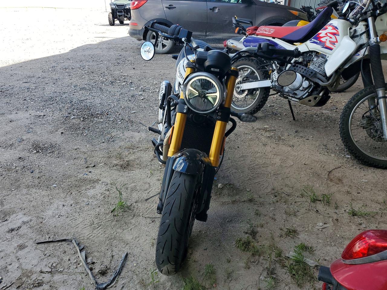 2026 TRIUMPH Speedtripl VIN SMTT127Y7TNA42940 photo 2