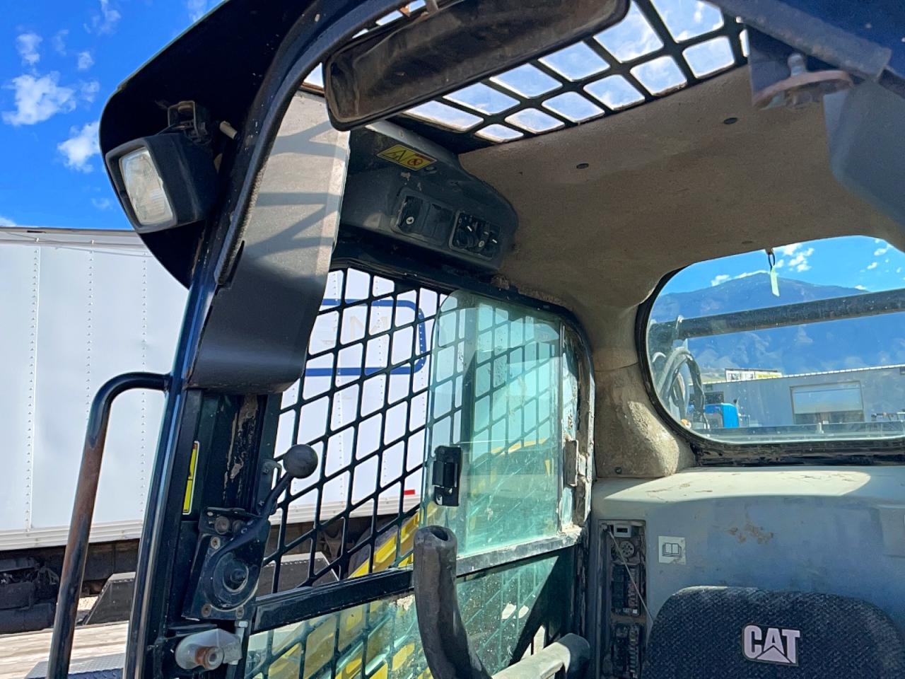 2011 Caterpillar All models VIN CAT0289CCJMP02077 photo 9