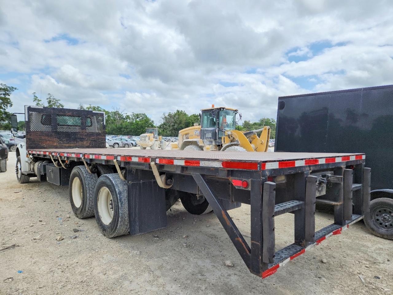2017 FREIGHTLINER All other VIN 1FVHCYCY9HHJD8448 photo 3
