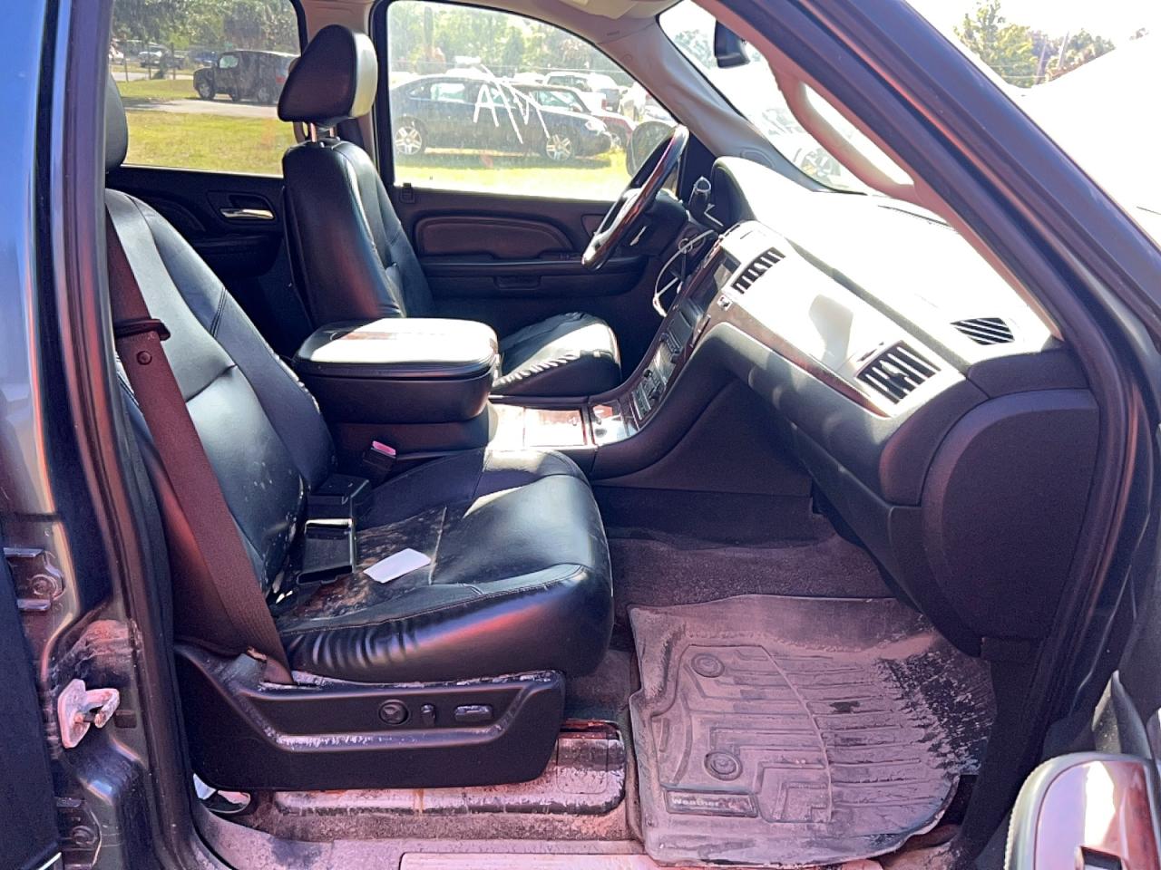 2009 Cadillac Escalade VIN 1GYFC26249R101597 photo 5