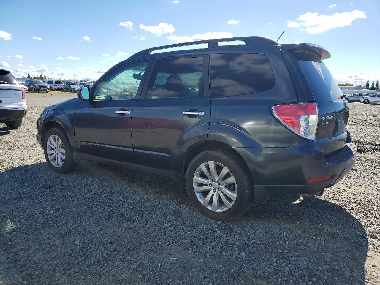 2012 SUBA Forester VIN JF2SHAECXCH456962 photo 2