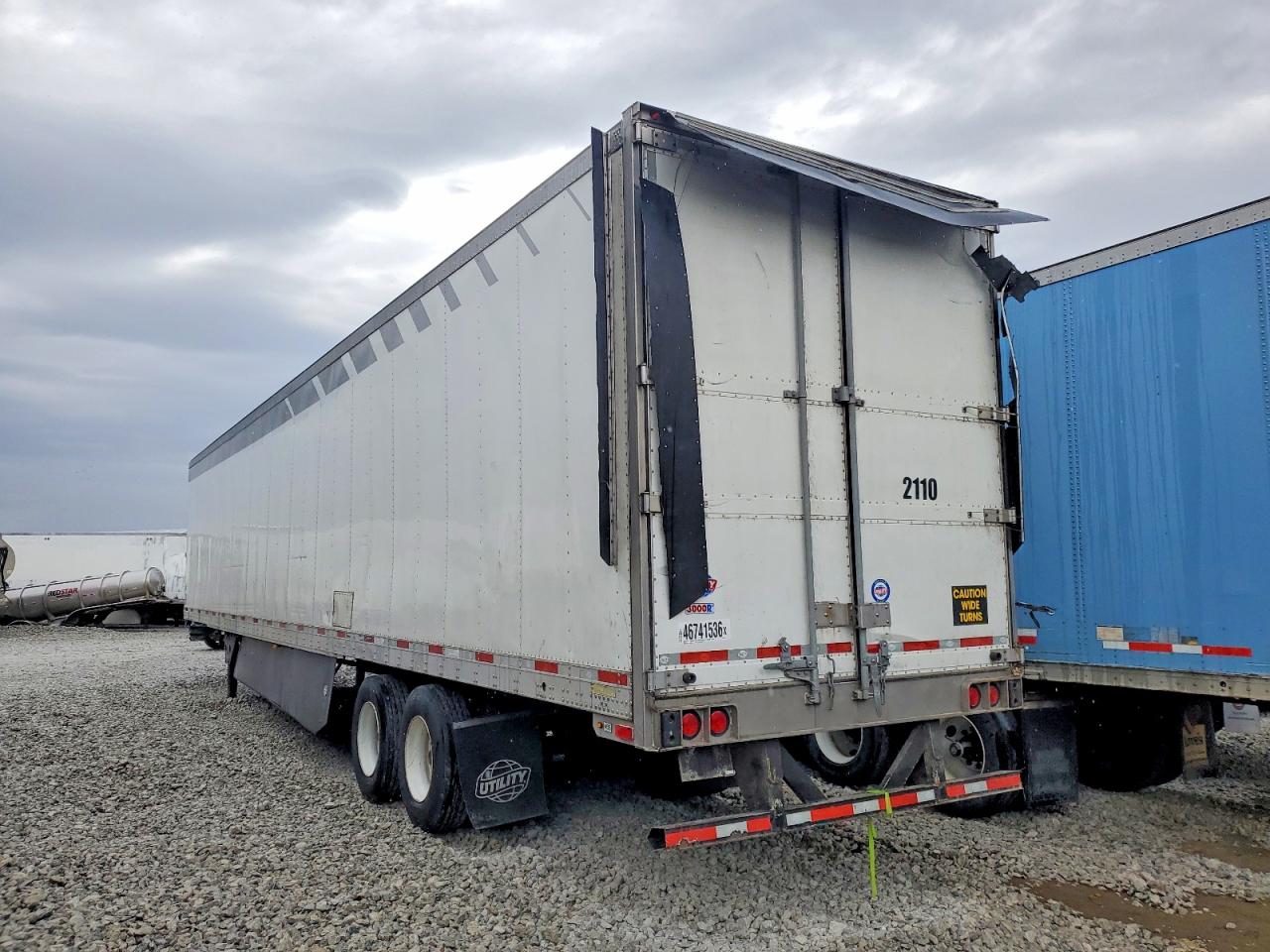 2022 UTILITY All models VIN 1UYVS2533N2454111 photo 3