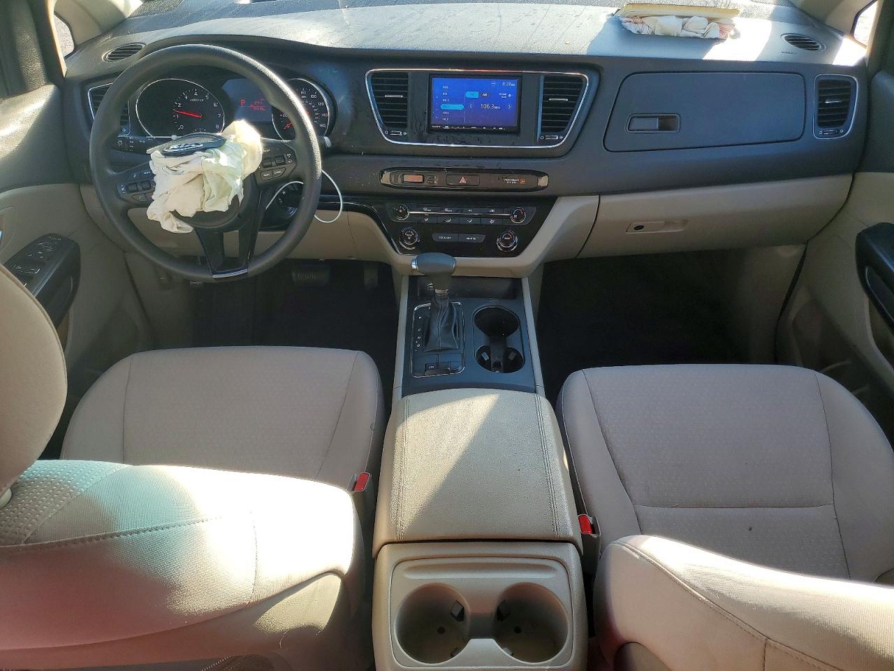 2018 Kia SEDONA VIN KNDMB5C17J6390526 photo 8