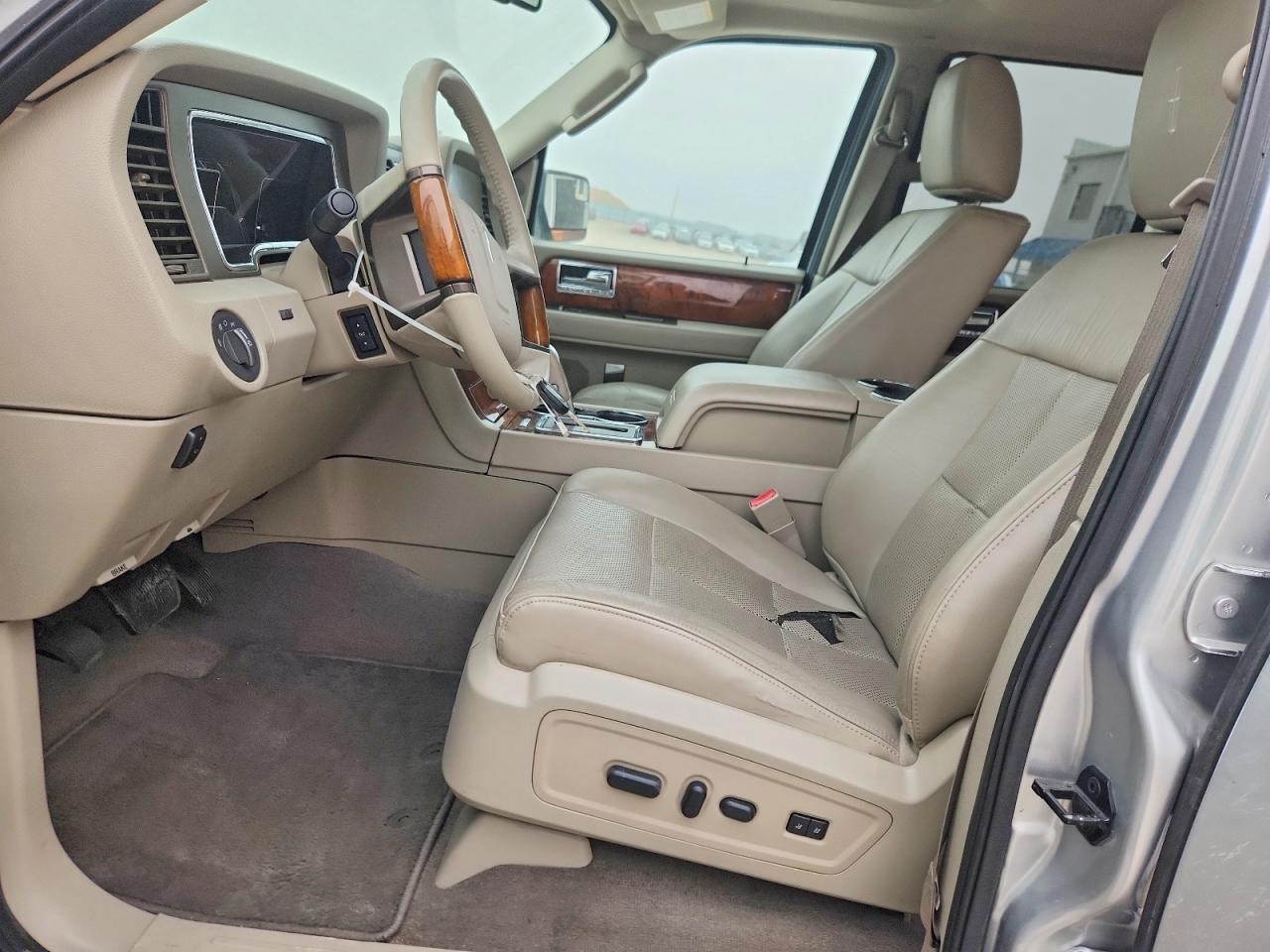 2013 Lincoln Navigator VIN 5LMJJ2H52DEL07880 photo 7